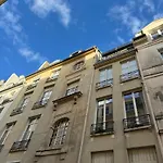Les Savournins - St-honore - Prive Bed and Breakfast Παρίσι